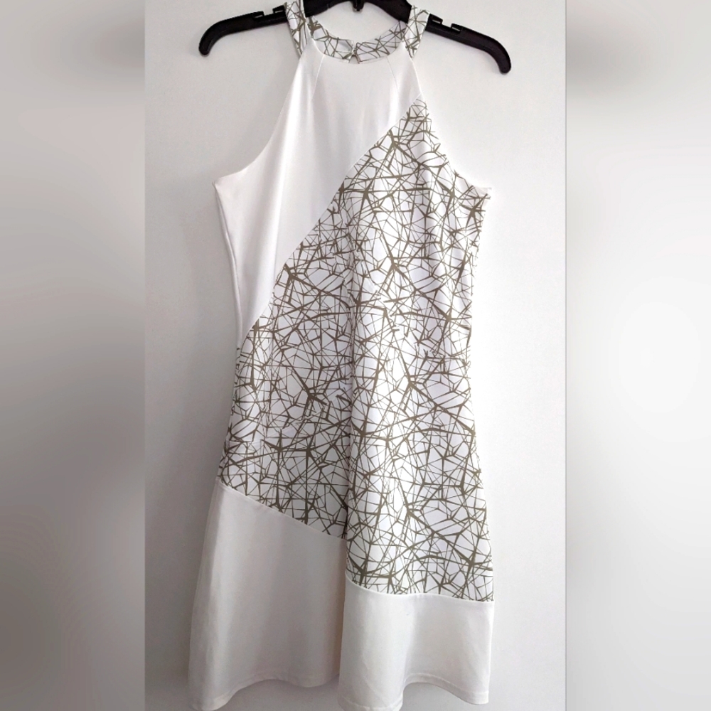 Inphorm . sleevless, white/ gry tennis dress.